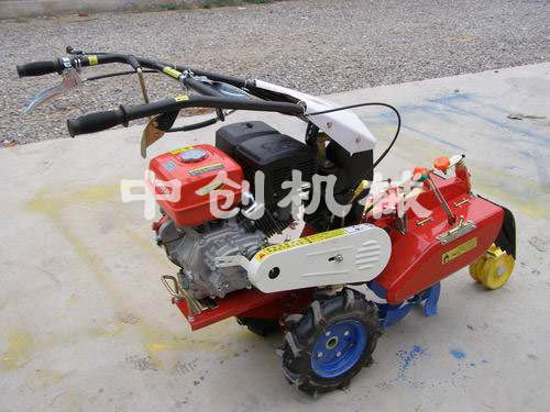 多功能開(kāi)溝培土機(jī)